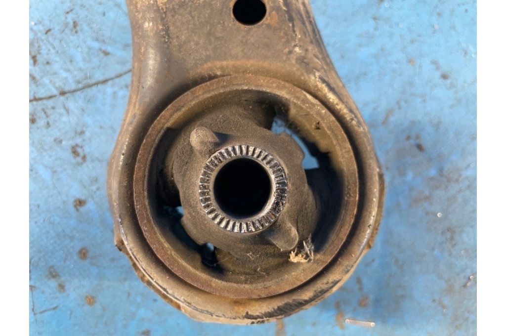 48069-06150 | Dolne ramię przedniego zawieszenia lew. TOYOTA CAMRY 40 06-11 (370633) - Zdjęcie 3