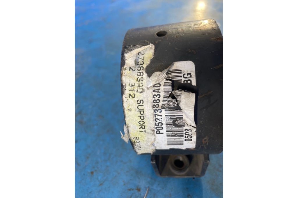 05273883AD | Dolna poduszka silnika przed. DODGE GRAND CARAVAN 08- (370780) - Zdjęcie 4