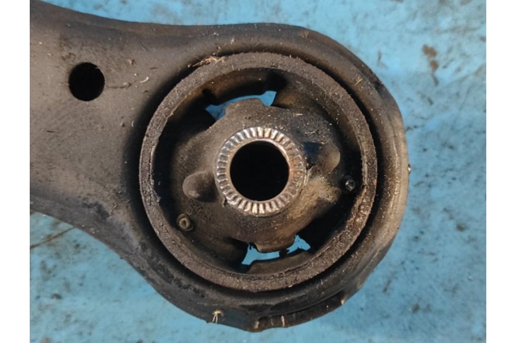 48069-06150 | Dolne ramię przedniego zawieszenia lew. TOYOTA CAMRY 40 06-11 (370844) - Zdjęcie 3