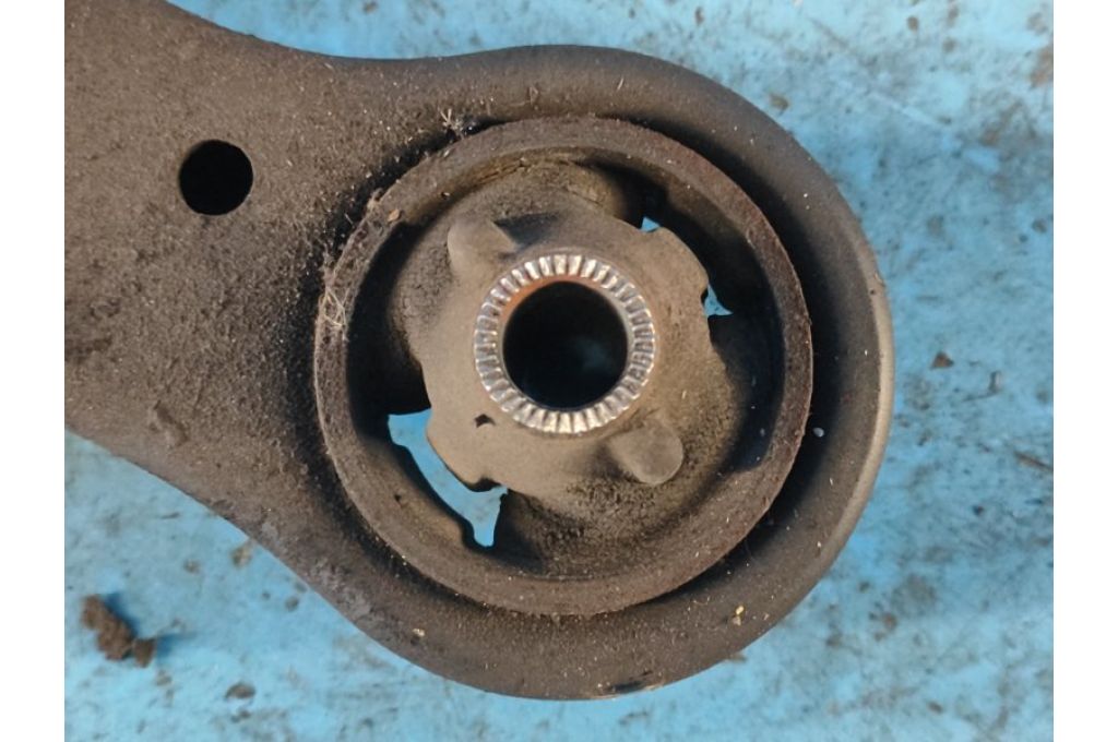 48069-06150 | Dolne ramię przedniego zawieszenia lew. TOYOTA CAMRY 40 06-11 (370844) - Zdjęcie 4