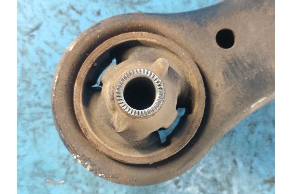48068-06150 | Dolne ramię przedniego zawieszenia praw. TOYOTA CAMRY 40 06-11 (370846) - Zdjęcie 3