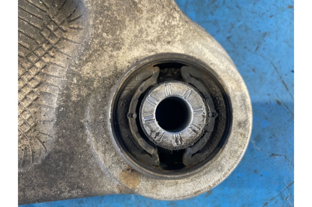 GS7Z-3079-B | Dolne ramię przedniego zawieszenia lew. FORD FUSION 14- (370877) - Zdjęcie 2