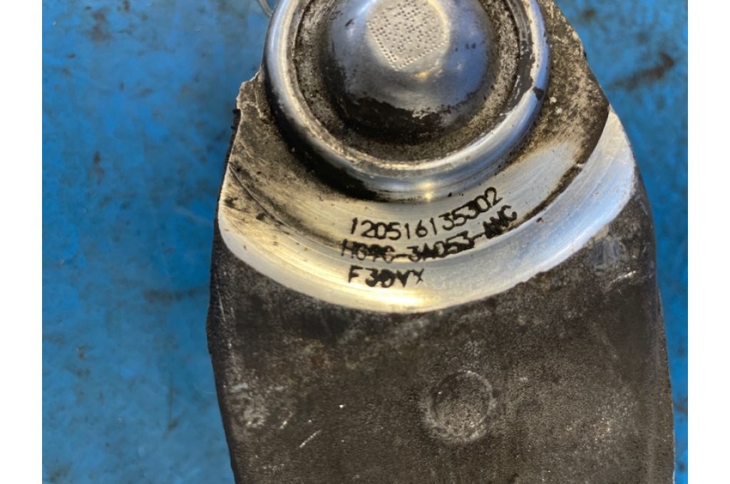 GS7Z-3079-B | Dolne ramię przedniego zawieszenia lew. FORD FUSION 14- (370877) - Zdjęcie 3