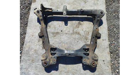 Belka przedniego zawieszenia TOYOTA SIENNA 11-16