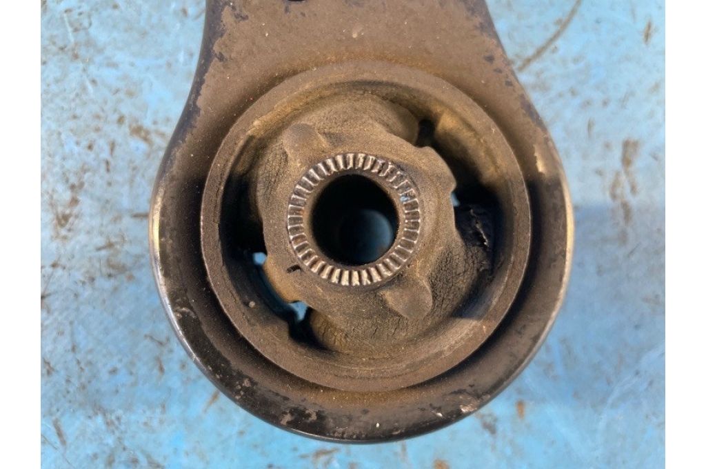 48068-06150 | Dolne ramię przedniego zawieszenia praw. TOYOTA CAMRY 40 06-11 (370897) - Zdjęcie 3