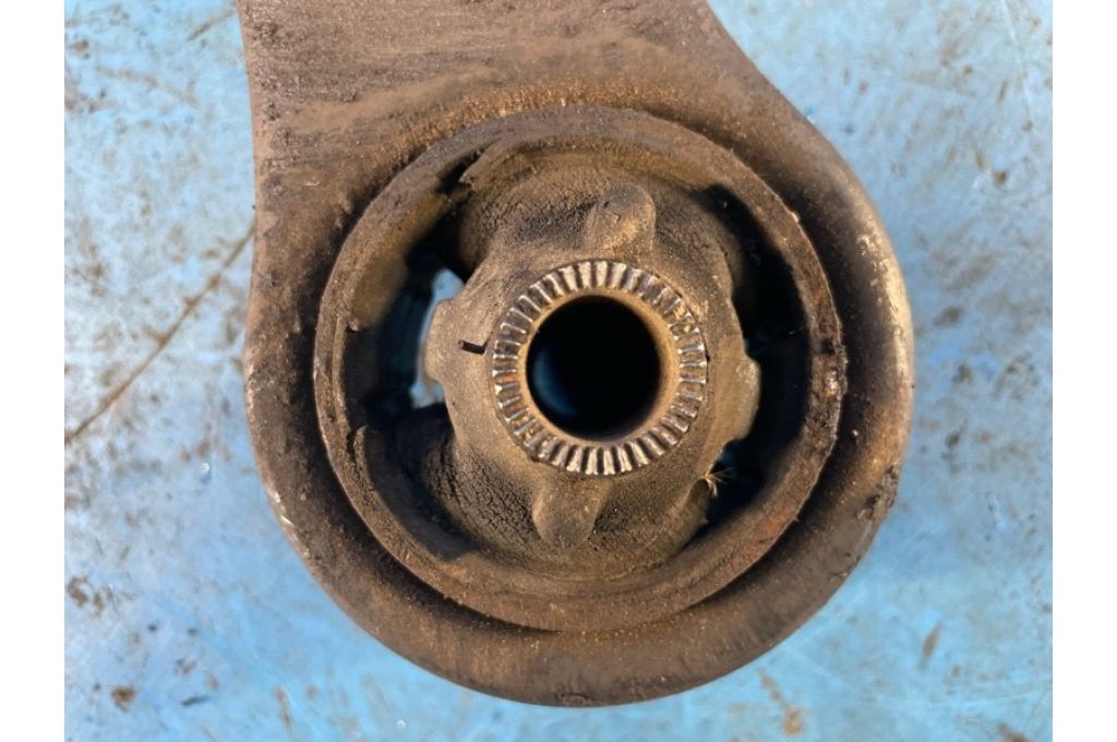 48069-06150 | Dolne ramię przedniego zawieszenia lew. TOYOTA CAMRY 40 06-11 (370899) - Zdjęcie 3