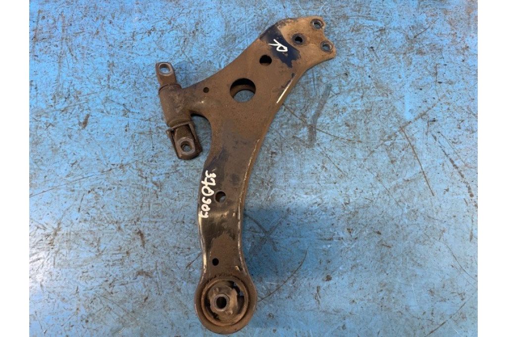 48068-06150 | Dolne ramię przedniego zawieszenia praw. TOYOTA CAMRY 40 06-11 (370907)