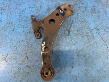 Dolne ramię przedniego zawieszenia praw. TOYOTA CAMRY 40 06-11