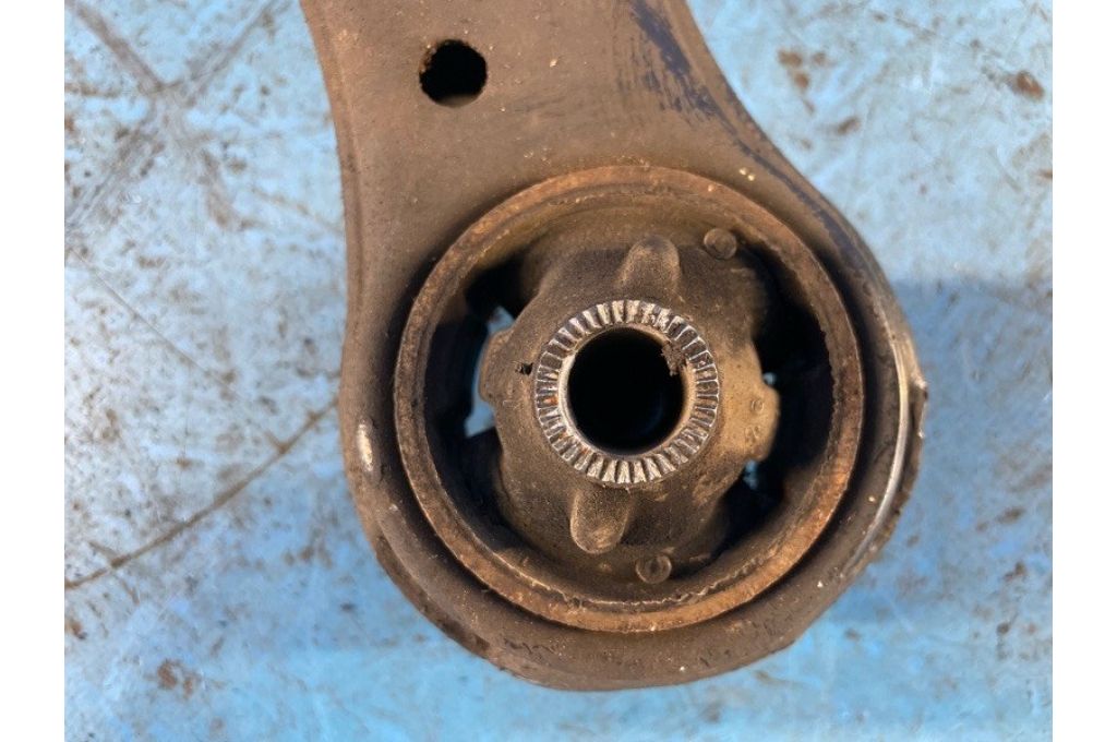 48068-06150 | Dolne ramię przedniego zawieszenia praw. TOYOTA CAMRY 40 06-11 (370907) - Zdjęcie 3