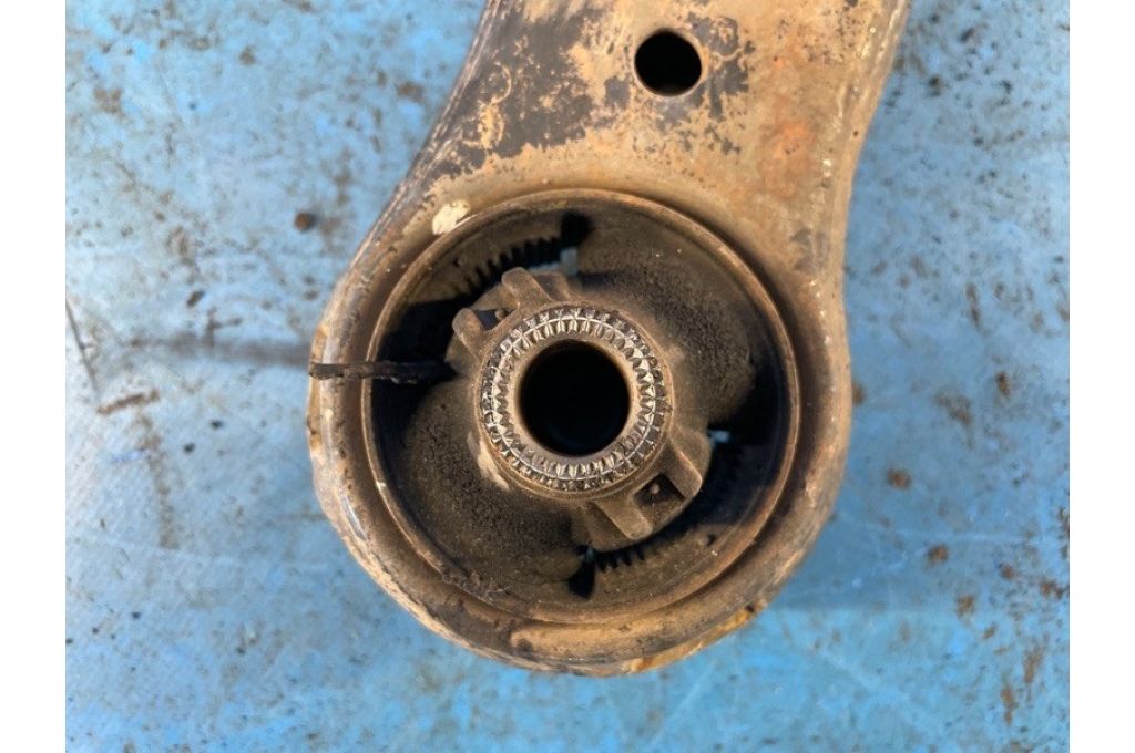 48068-08040 | Dolne ramię przedniego zawieszenia praw. TOYOTA SIENNA 11-16 (370911) - Zdjęcie 3