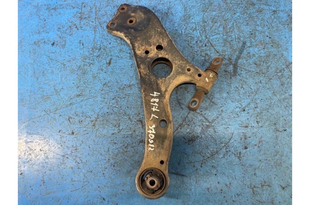 48069-08040 | Dolne ramię przedniego zawieszenia lew. TOYOTA SIENNA 11-16 (370912)