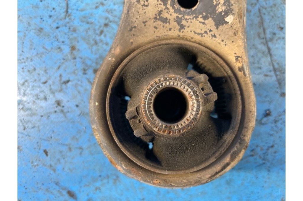 48069-08040 | Dolne ramię przedniego zawieszenia lew. TOYOTA SIENNA 11-16 (370912) - Zdjęcie 3
