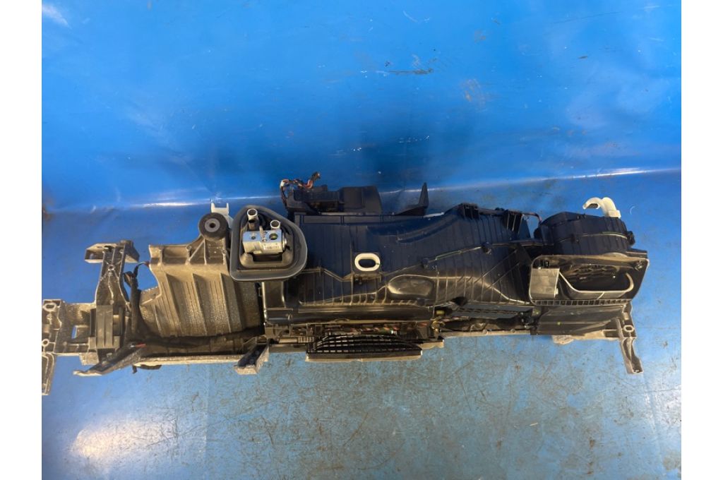 51 45 9 624 953 | Wzmocnienie deski rozdzielczej BMW XM (G09) 23- (371128) - Zdjęcie 8