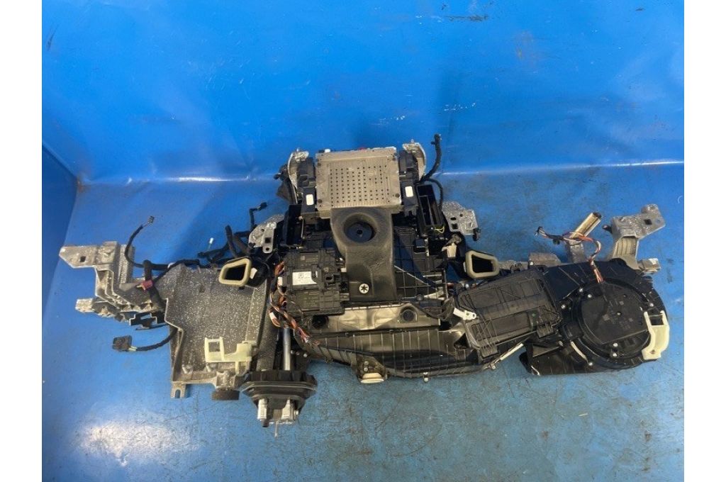 51 45 9 624 953 | Wzmocnienie deski rozdzielczej BMW XM (G09) 23- (371128) - Zdjęcie 11