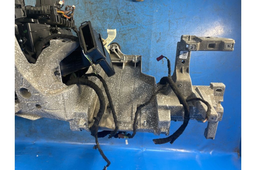 51 45 9 624 953 | Wzmocnienie deski rozdzielczej BMW XM (G09) 23- (371128) - Zdjęcie 20