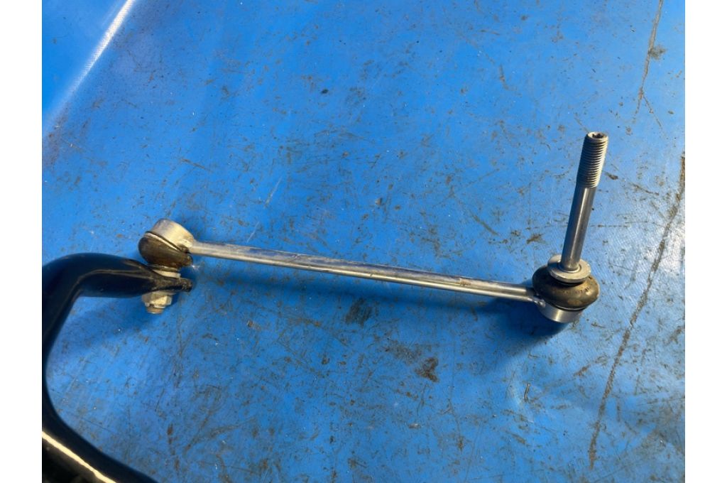 37105A8D562 | Przedni stabilizator BMW XM (G09) 23- (371489) - Zdjęcie 4
