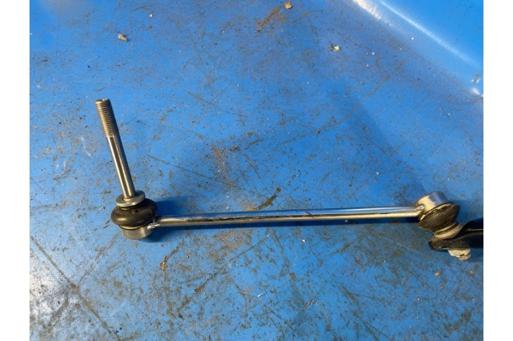 37105A8D562 | Przedni stabilizator BMW XM (G09) 23- (371489) - Zdjęcie 5