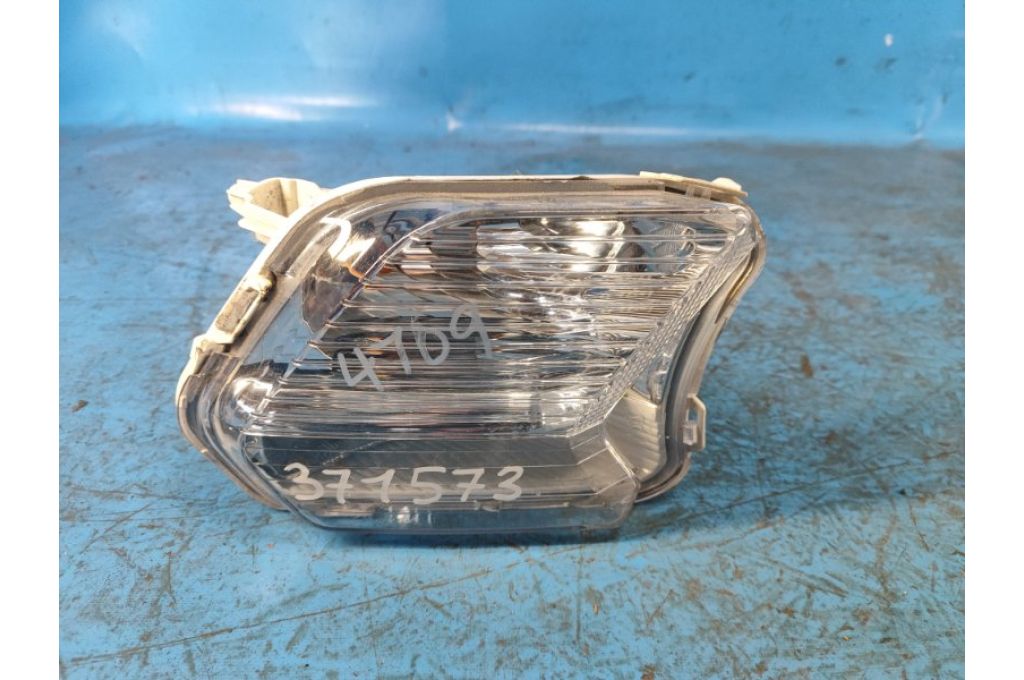 GJ54-13B220-BF | Lampa przeciwmgielna praw. FORD ESCAPE 12-19 (371573)