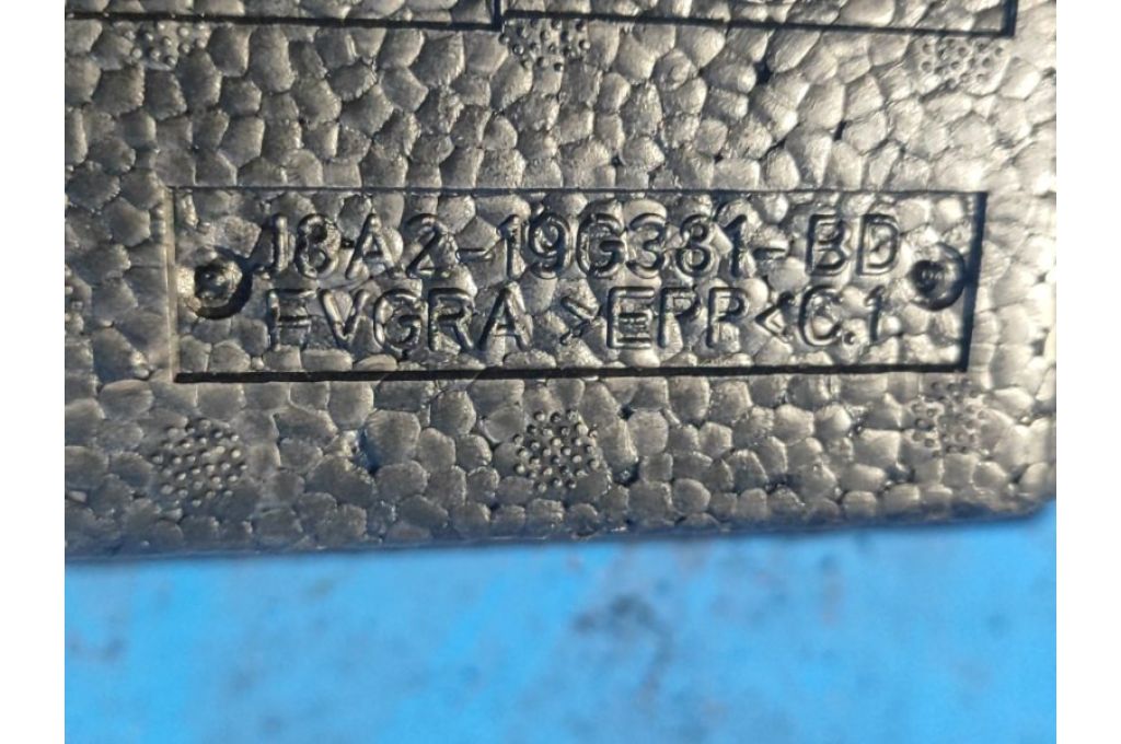 J8A2-19G381-BD | Skrzynka narzędziowa LAND ROVER VELAR 17- (371851) - Zdjęcie 4
