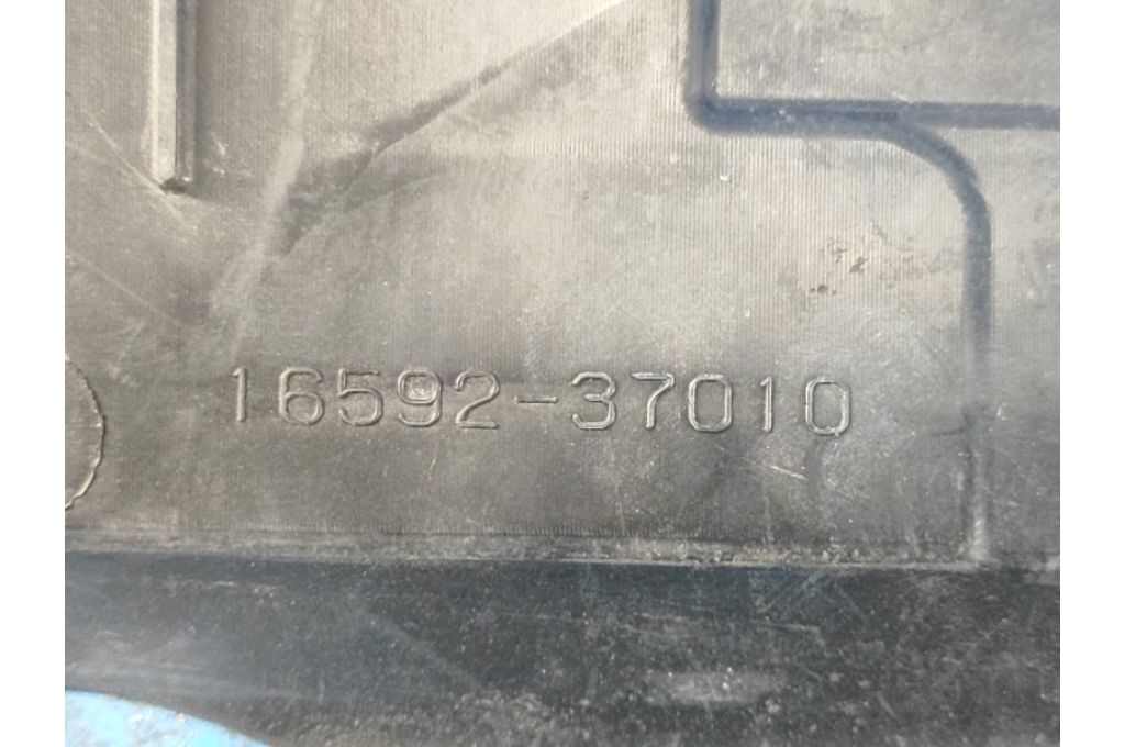 16592-37010 | deflektor chłodnicy TOYOTA PRIUS 16- (372233) - Zdjęcie 3