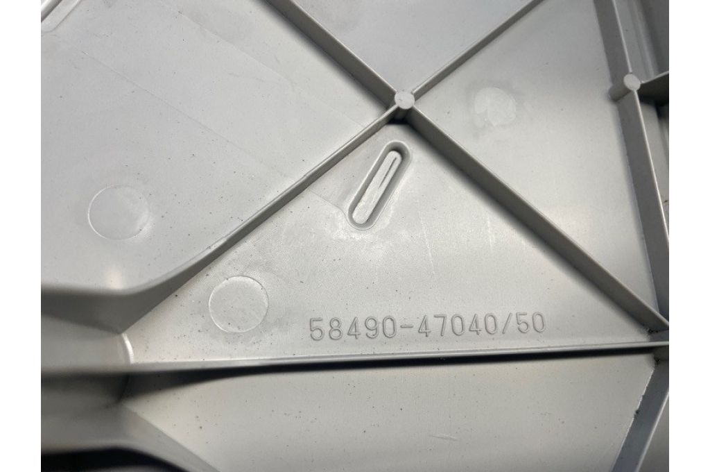 58490-47040 | Tapicerka bagażnika tyl. praw. TOYOTA PRIUS - 30 09-17 (372338) - Zdjęcie 3