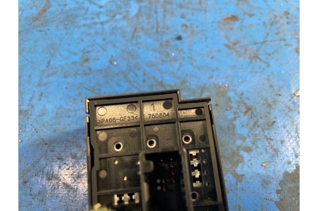 84975-47050 | Przycisk TOYOTA PRIUS - 30 09-17 (372379) - Zdjęcie 3