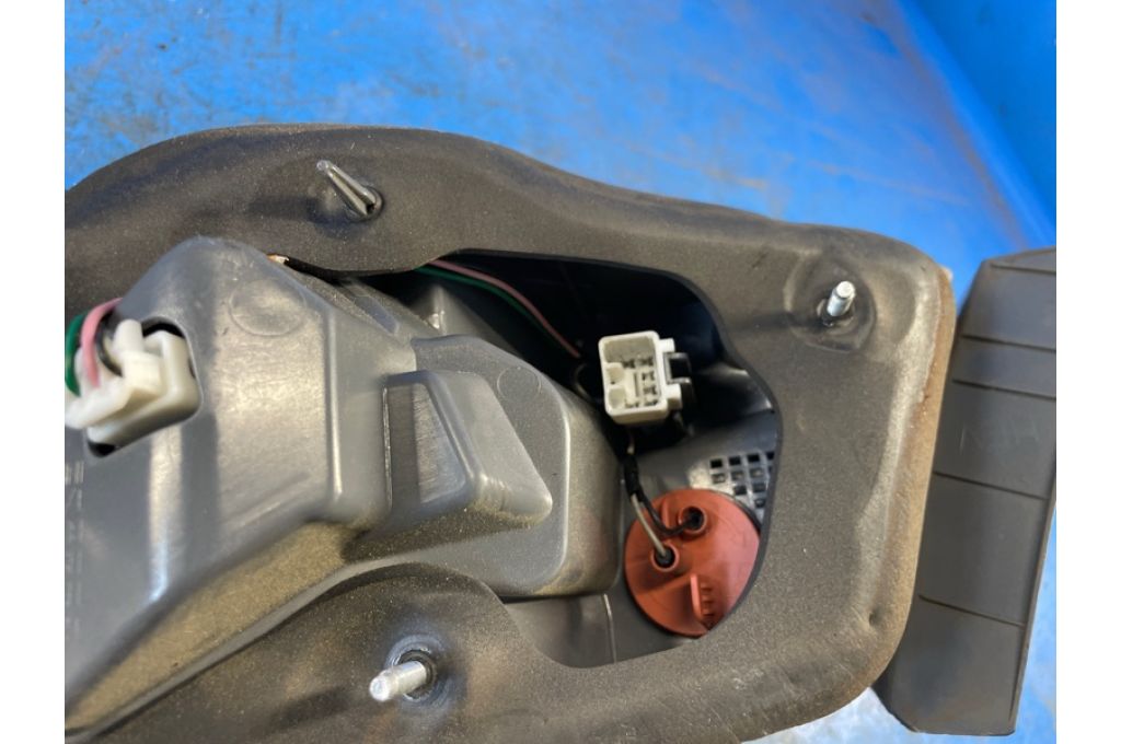 92401-4R050 | Lampa Tylna lew. HYUNDAI SONATA YF 10-14 (372388) - Zdjęcie 6
