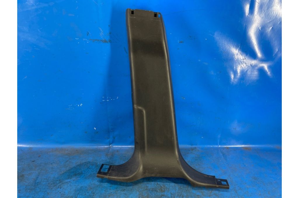FK72-24397-C | osłona słupka nadwozia lew. LAND ROVER DISCOVERY Sport 15-19 (372589)