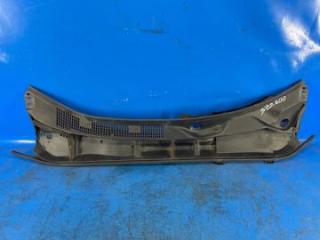 Osłona pod przednią szybę LEXUS LBX 23-