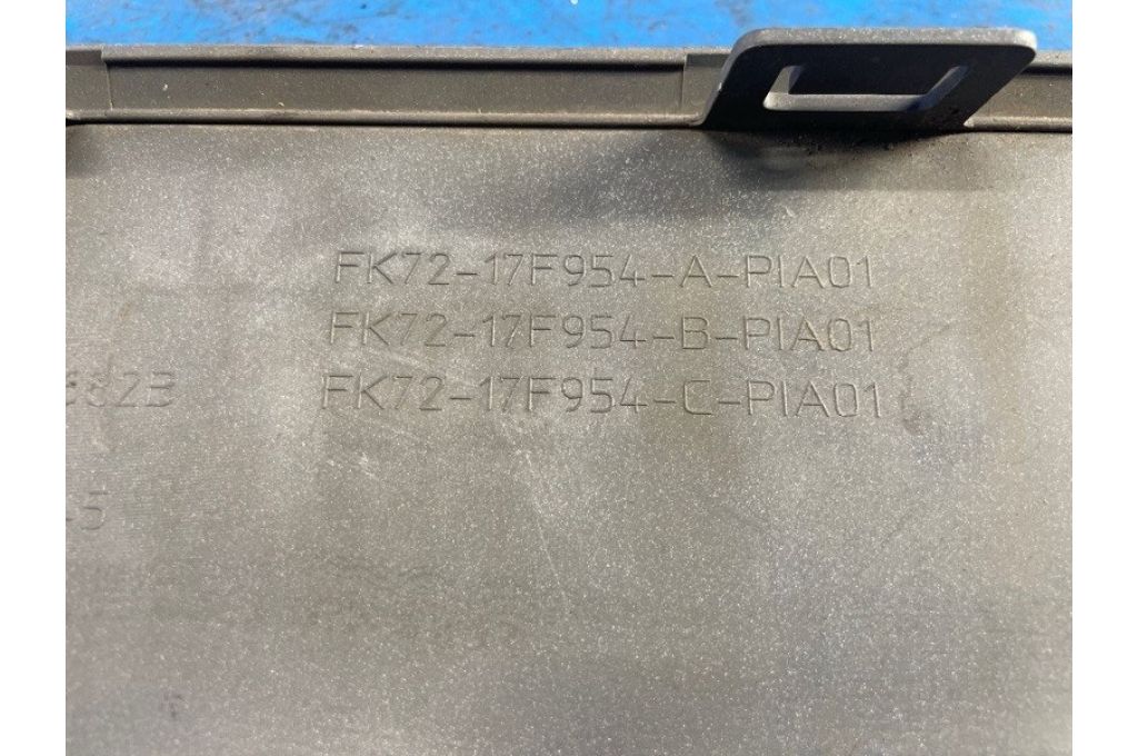 FK72-17F954-A | Osłona zderzaka tyl. LAND ROVER DISCOVERY Sport 15-19 (372656) - Zdjęcie 4
