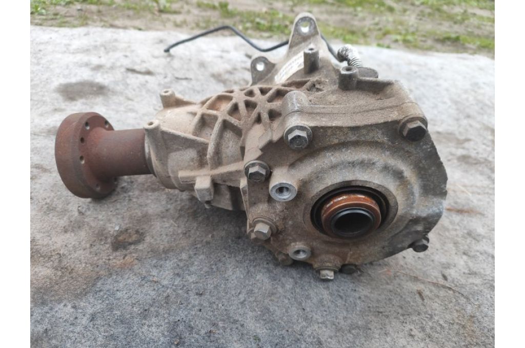 EJ32-7L486-AC | Rozdzielacz LAND ROVER DISCOVERY Sport 15-19 (372701) - Zdjęcie 2