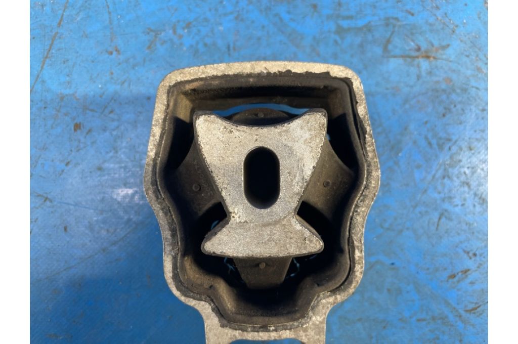 6G92-6P082-GC | Dolna poduszka silnika LAND ROVER DISCOVERY Sport 15-19 (372754) - Zdjęcie 3