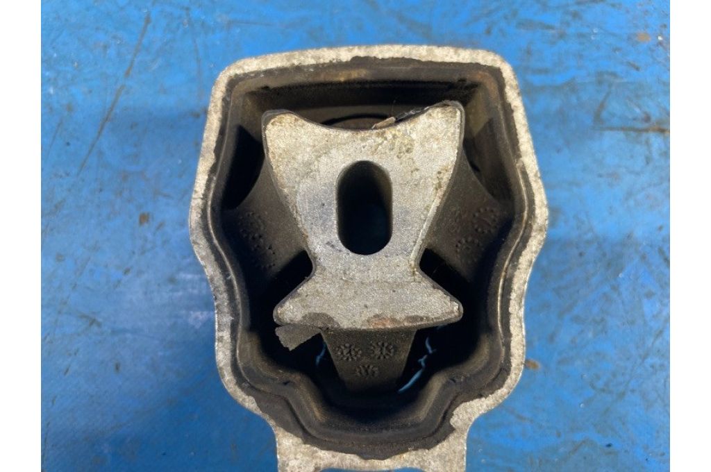 6G92-6P082-GC | Dolna poduszka silnika LAND ROVER DISCOVERY Sport 15-19 (372754) - Zdjęcie 4