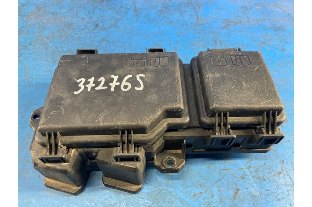 M8D2-14A073-AA | Skrzynka bezpieczników LAND ROVER EVOQUE 2012-2018 (372765)
