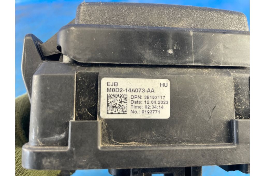 M8D2-14A073-AA | Skrzynka bezpieczników LAND ROVER EVOQUE 2012-2018 (372765) - Zdjęcie 3