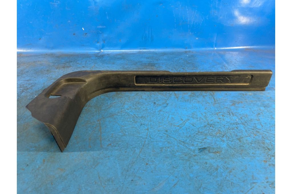 FK72-44251-AC | wewnętrzna osłona progu przed. lew. LAND ROVER DISCOVERY Sport 15-19 (372770)