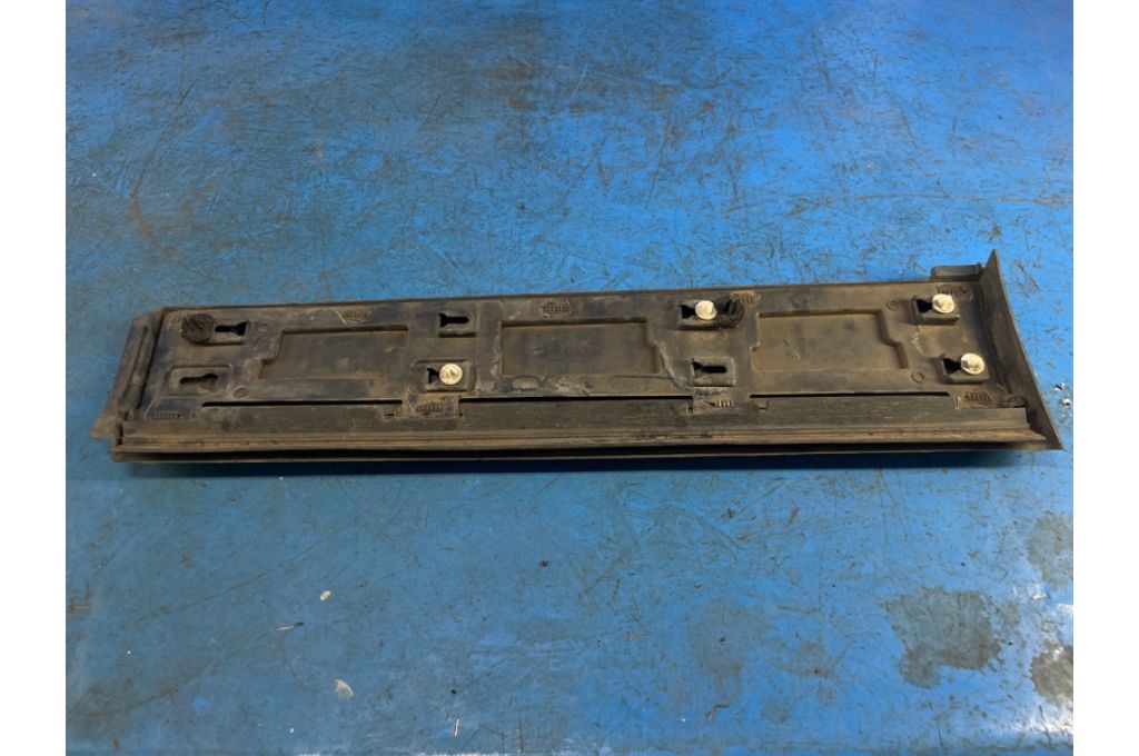 FK72-274A48 | nakładka drzwi tyl. praw. LAND ROVER DISCOVERY Sport 15-19 (372779) - Zdjęcie 2