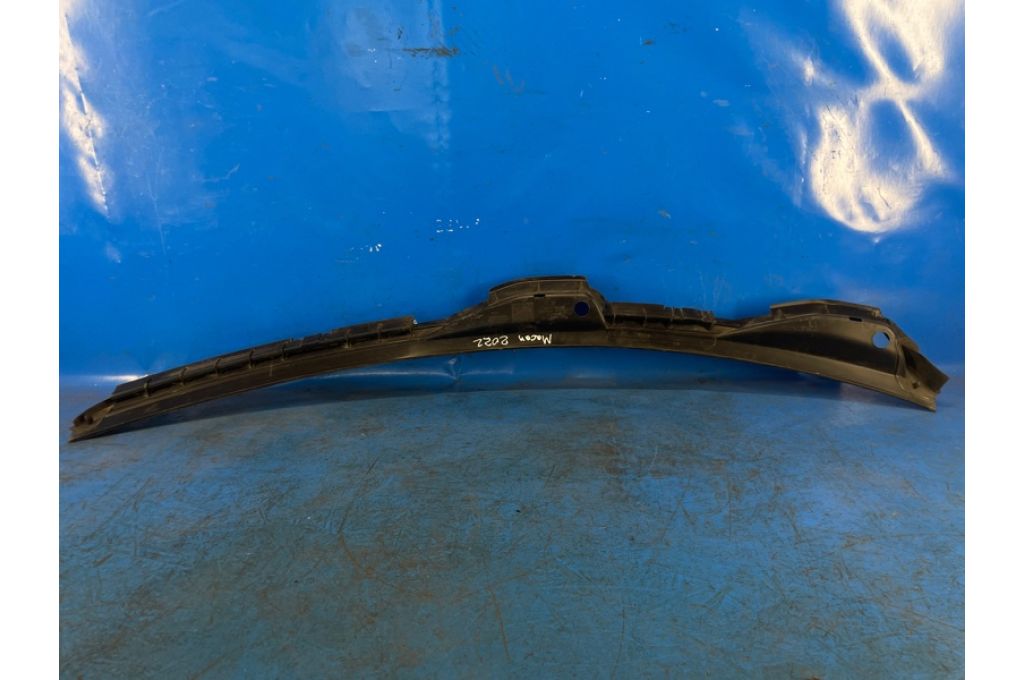 95B 819 403 B | Osłona pod przednią szybę PORSCHE MACAN 18-22 (372821) - Zdjęcie 2