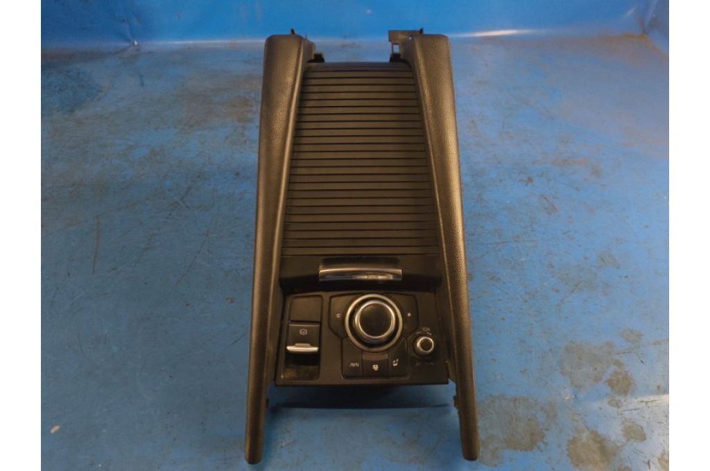 G46C66CMOA | Консоль между сидений MAZDA 3 BM 13-19 (372939)