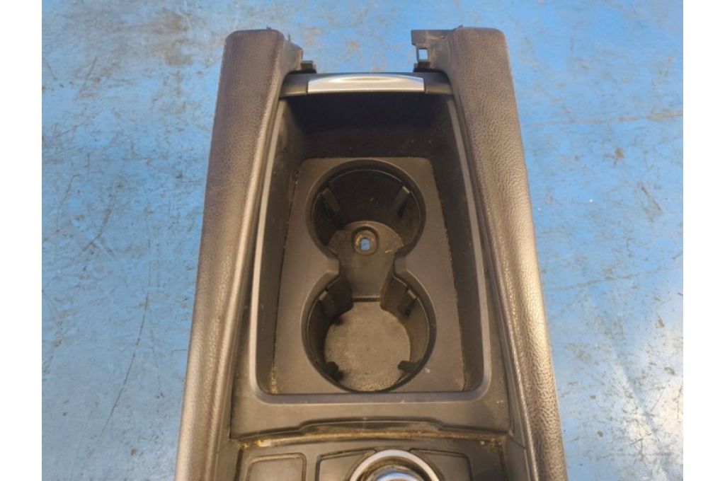 G46C66CMOA | Консоль между сидений MAZDA 3 BM 13-19 (372939) - Zdjęcie 3