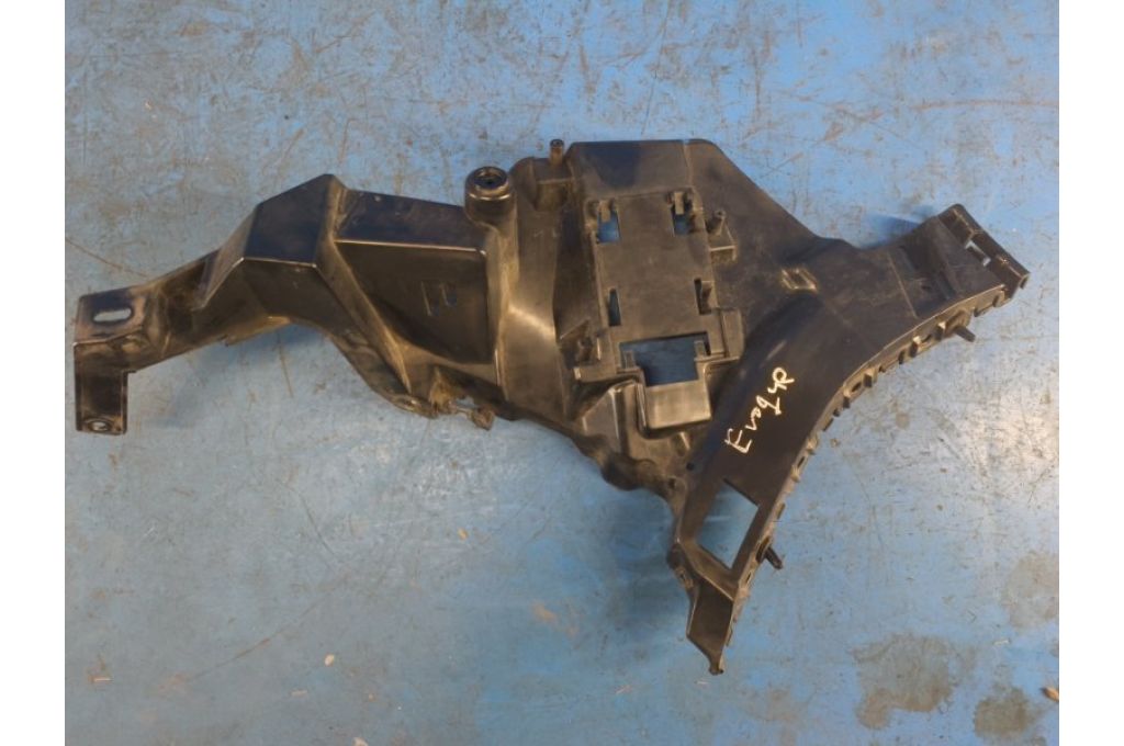 K8D2-17B931-A | Кронштейн/крепление заднего бампера lew. LAND ROVER EVOQUE 19- (373075)