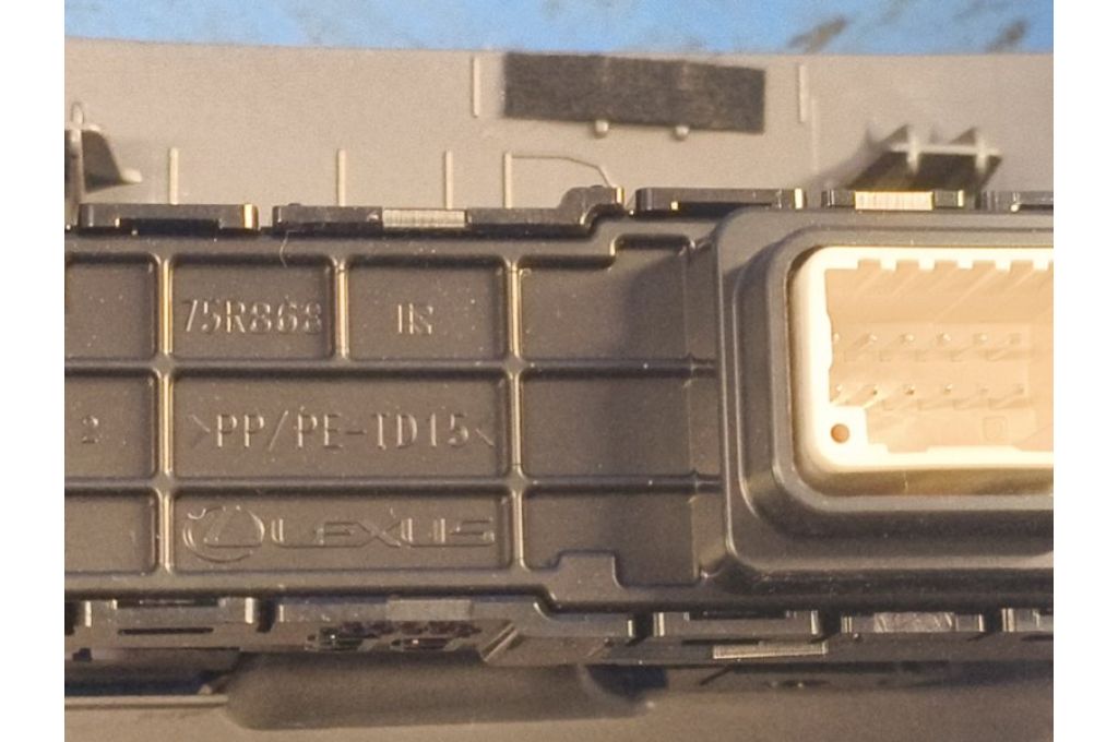 55618-52170 | centralna konsola LEXUS LBX 23- (373100) - Zdjęcie 6