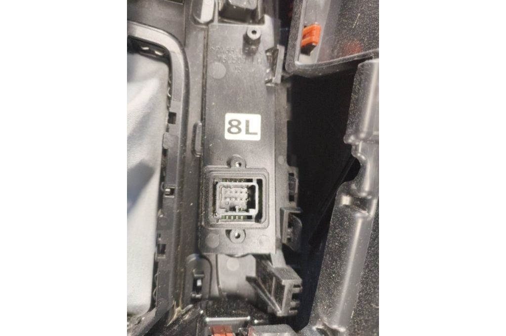 58803-02050 | centralna konsola TOYOTA COROLLA E21 19- (373184) - Zdjęcie 10