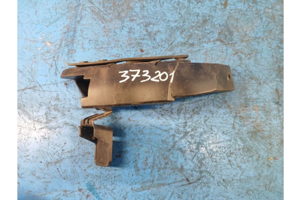 K8D2-17A881-A | Кронштейн/крепление заднего бампера praw. LAND ROVER EVOQUE 19- (373201)