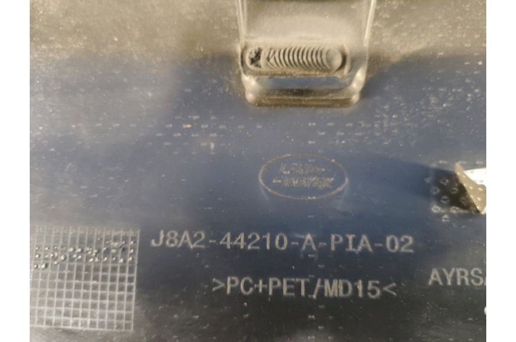 J8A2-44210-A | Spoiler pokrywy bagażnika LAND ROVER VELAR 17- (373378) - Zdjęcie 12