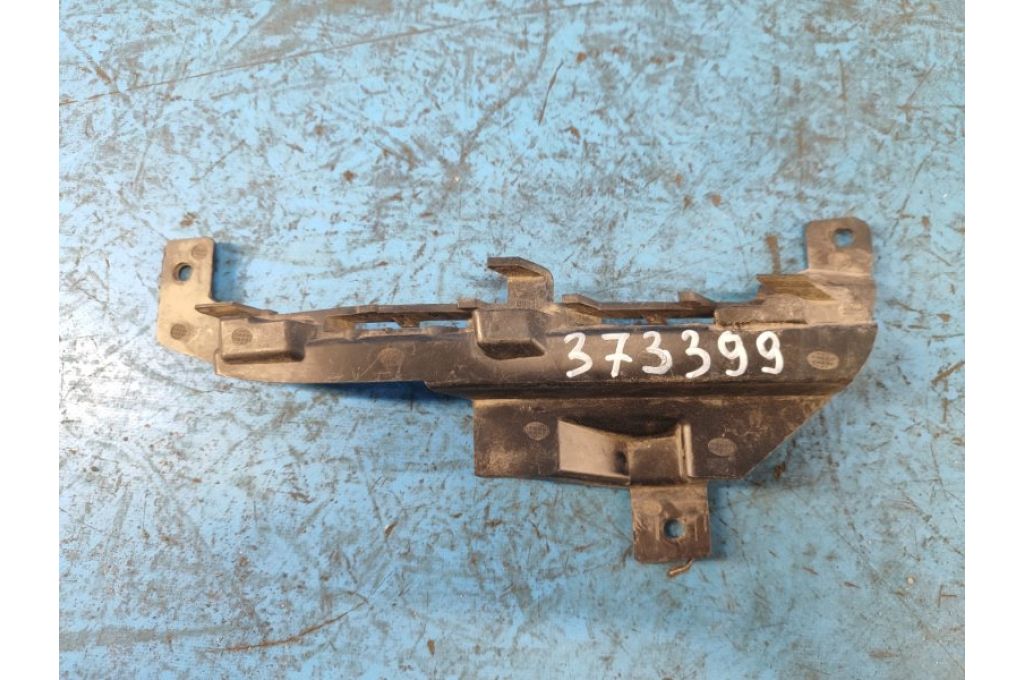K8D2-15267-AB | Кронштейн/крепление противотуманной фары lew. LAND ROVER EVOQUE 19- (373399)