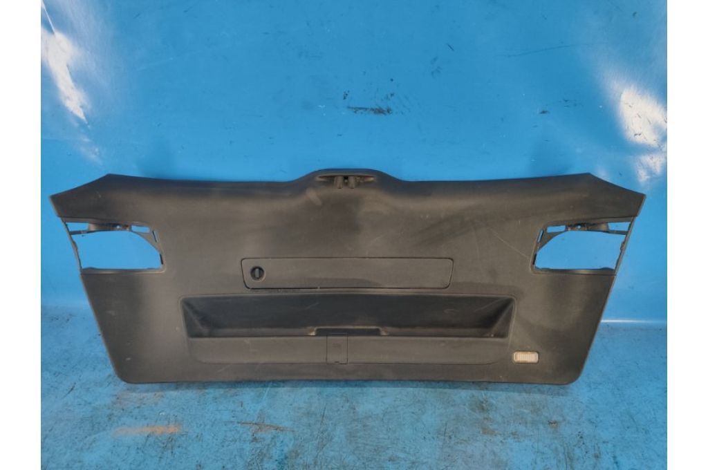 8R0 867 979 B | Tapicerka pokrywy bagażnika AUDI Q5 08-16 (373433)