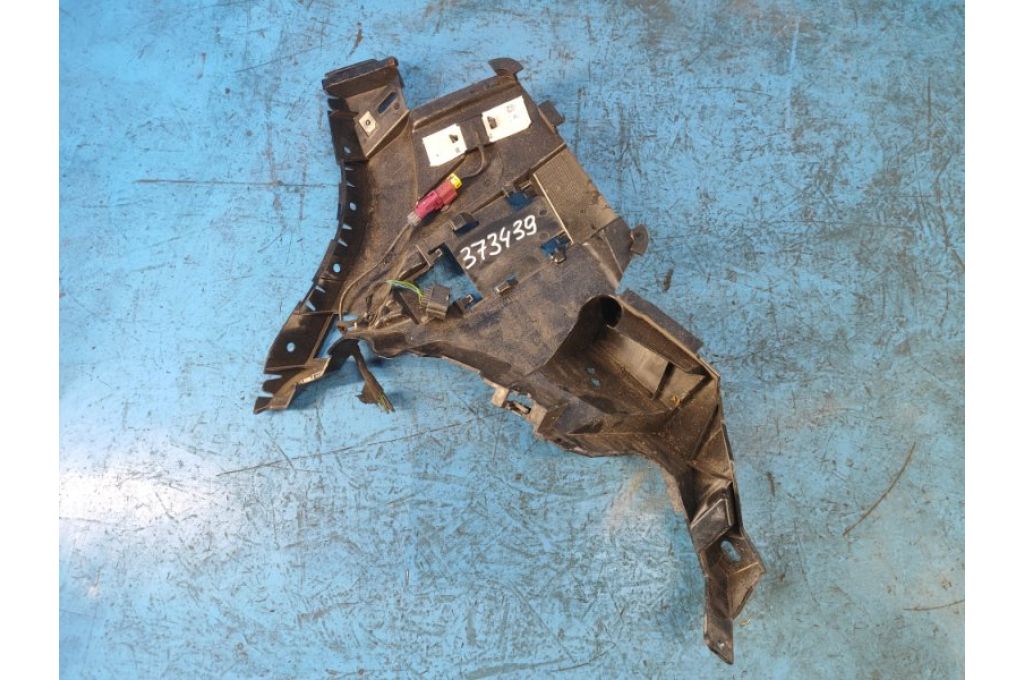 M8D2-17B931-A | Кронштейн/крепление заднего бампера lew. LAND ROVER EVOQUE 19- (373439)