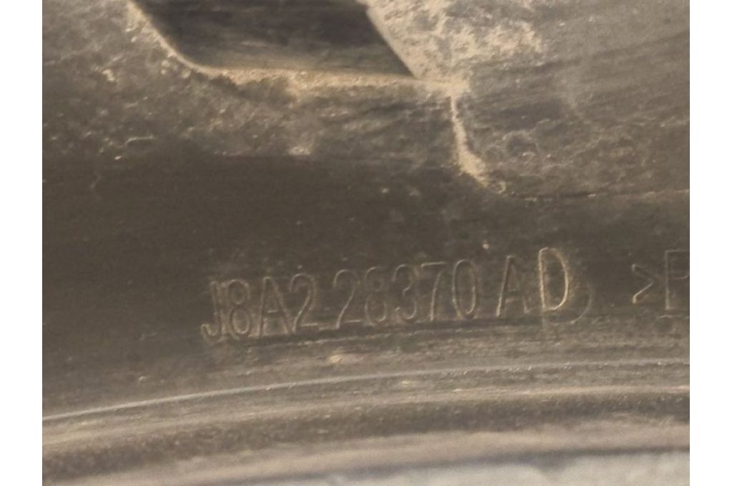 J8A2-28370-AD | nakładka poszerzająca błotnika tyl. praw. LAND ROVER VELAR 17- (373965) - Zdjęcie 4