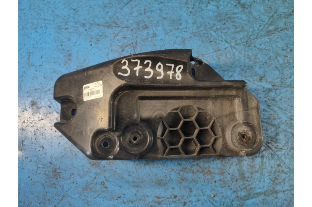 J8A2-14D453-AG | Кронштейн/крепление датчика слепых зон lew. LAND ROVER VELAR 17- (373978)